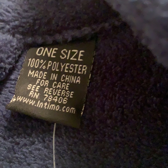 Robe - Picture 3 of 5